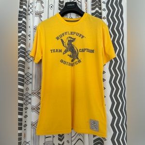 Wizarding World of Harry Potter Tshirt - Hufflepuff Quidditch Captain - Size M